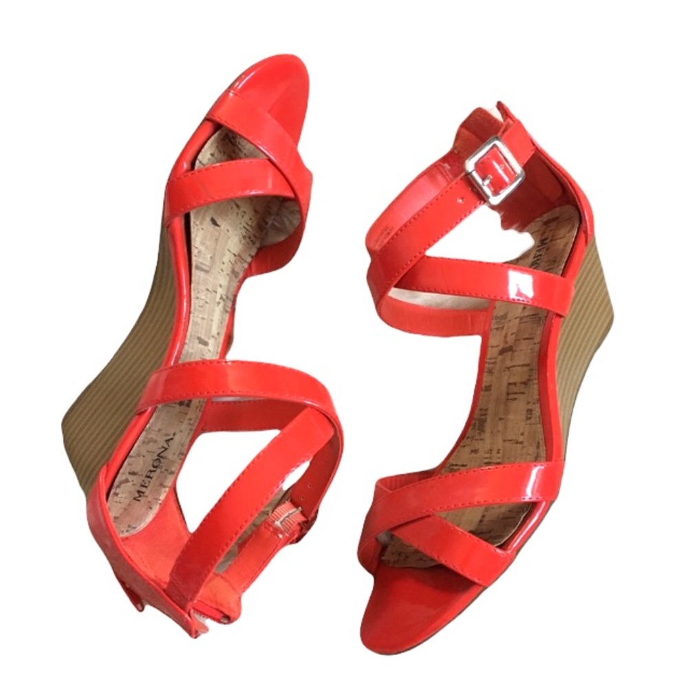 Glossy Wedge Sandals